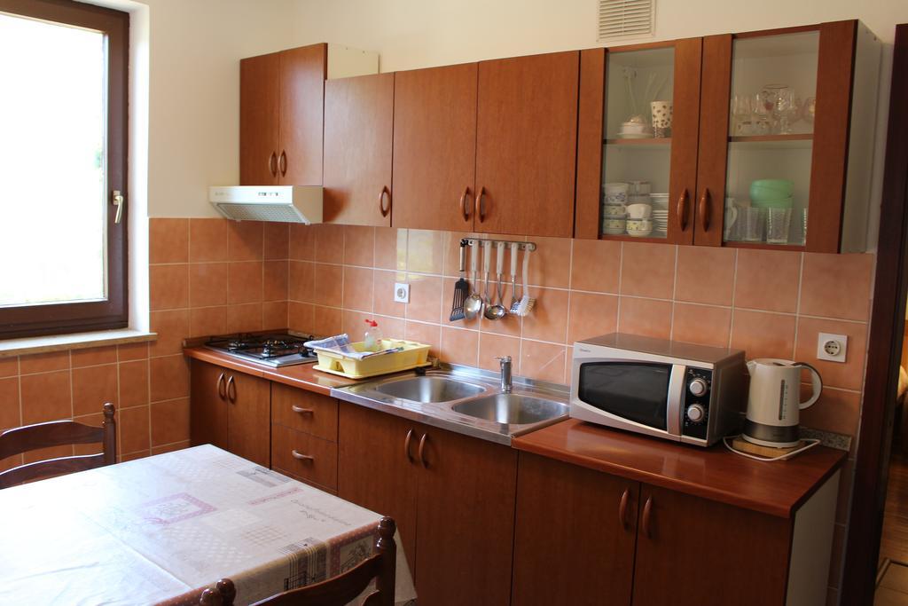 Egidio Gigi Bellich Holiday Apartments Family Houses 라벡 외부 사진