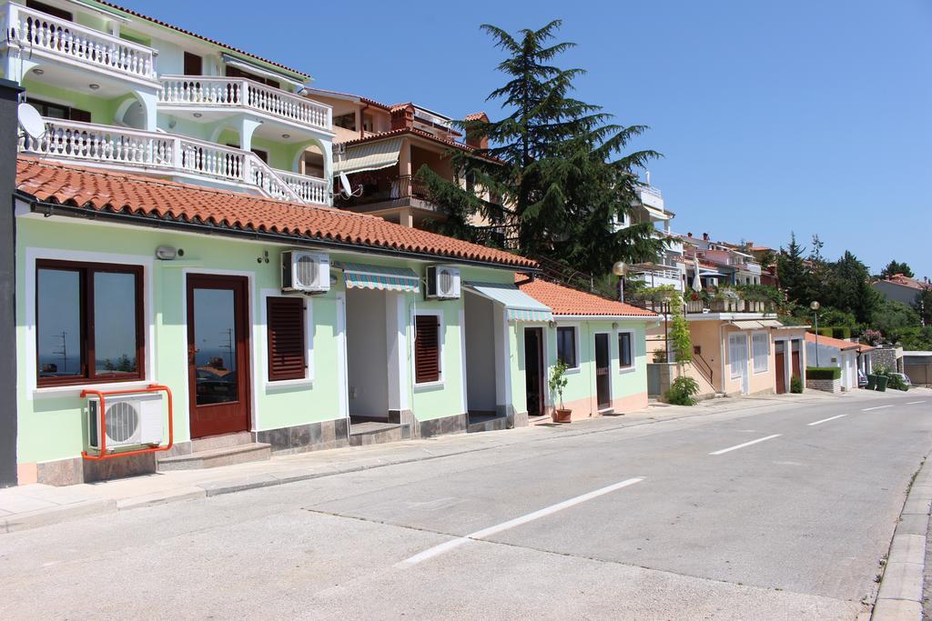 Egidio Gigi Bellich Holiday Apartments Family Houses 라벡 외부 사진