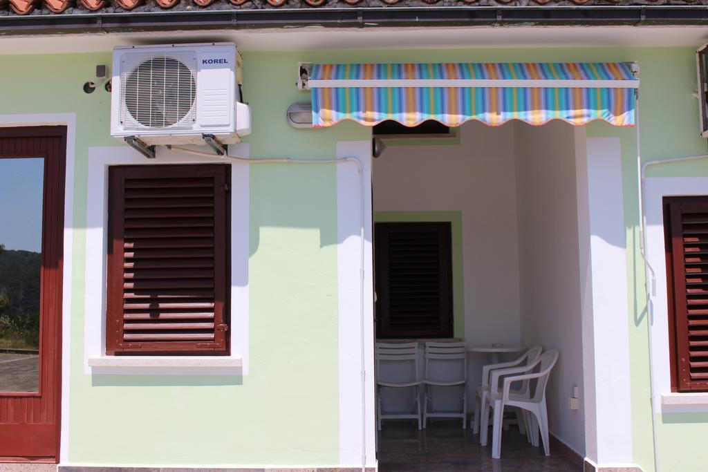 Egidio Gigi Bellich Holiday Apartments Family Houses 라벡 외부 사진